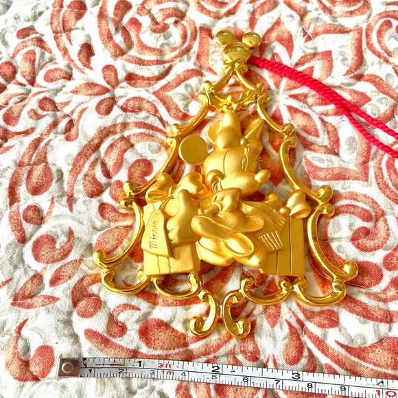 Disney’s Minnie Mouse 3-D Gold Ornament - Picture 10 of 15